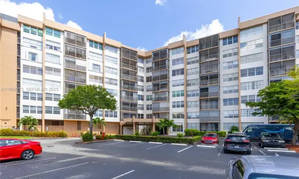 1000 Saint Charles Place 319, Pembroke Pines, FL 33026