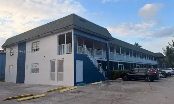 2905 Pierce Street 17, Hollywood, FL 33020