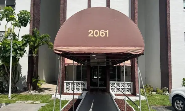 2061 NW 47th Terrace 407, Lauderhill, FL 33313