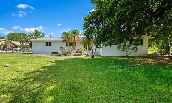17611 SW 66th Street, Southwest Ranches, FL 33331
