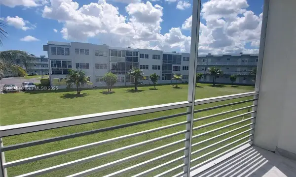 2300 Park Lane 211, Hollywood, FL 33021