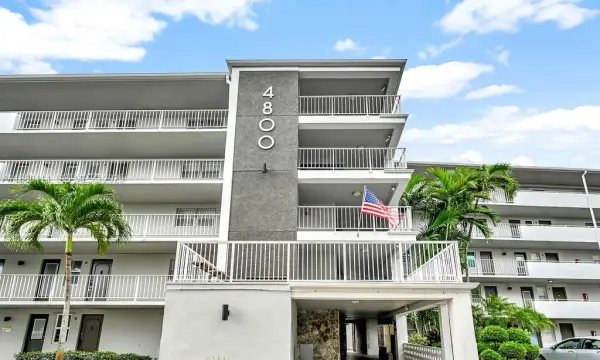 4800 Hillcrest Ln 210 210, Hollywood, FL 33021