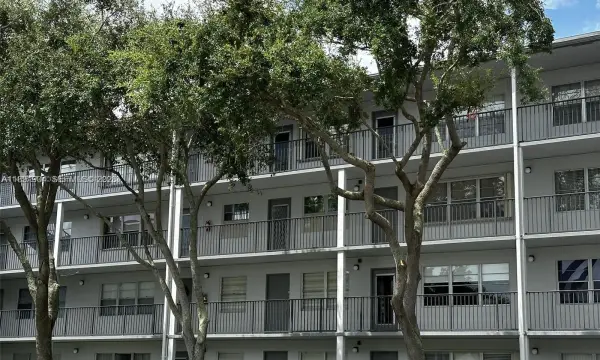 400 SW 134th Way 406f, Pembroke Pines, FL 33027