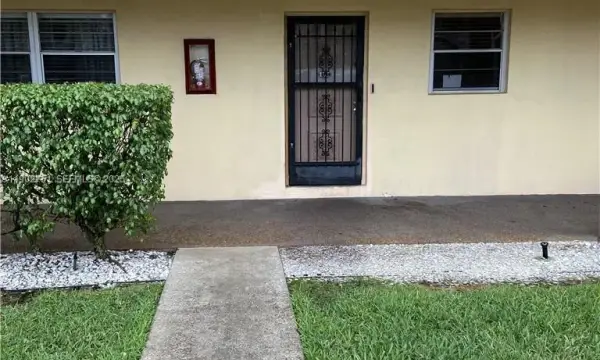 3955 N Nob Hill Road 101, Sunrise, FL 33351