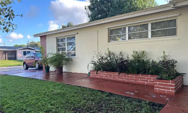 7040 Thomas Street, Hollywood, FL, 33024