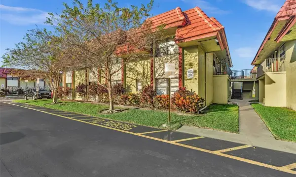 3270 NW 104th Avenue 3270, Coral Springs, FL 33065