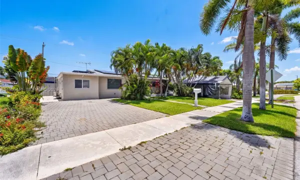 717 SE 2nd Street, Deerfield Beach, FL 33441
