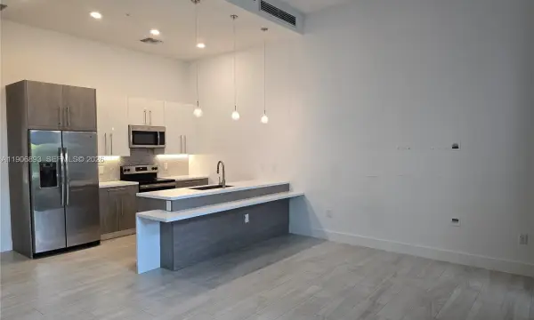 4500 NW 8th Place, Plantation, FL 33317