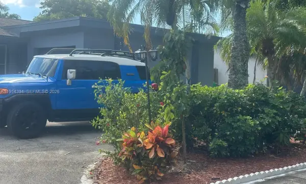 9530 Sunset Strip, Sunrise, FL, 33322