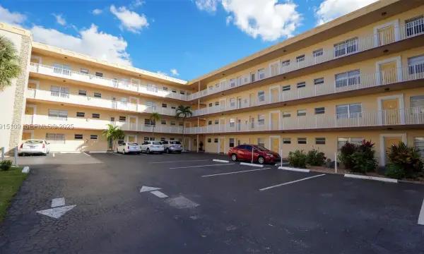 3940 NW 42nd Avenue 215, Lauderdale Lakes, FL 33319