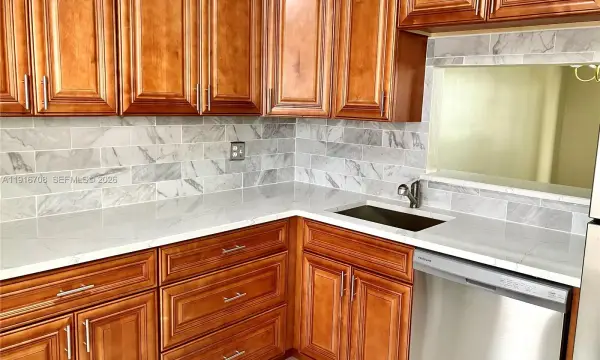 4270 NW 40th Street 103, Lauderdale Lakes, FL 33319