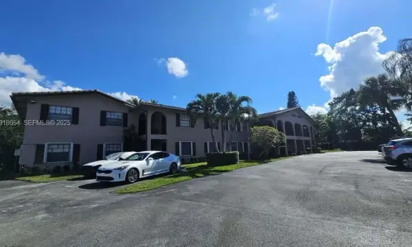 3307 NW 108th Drive 8b, Coral Springs, FL 33065