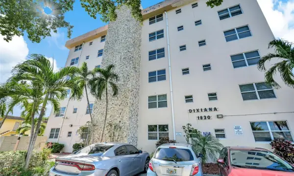 1830 Dixieanna Street 506, Hollywood, FL 33020