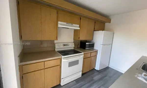 513 Green Springs Place 513, West Palm Beach, FL 33409