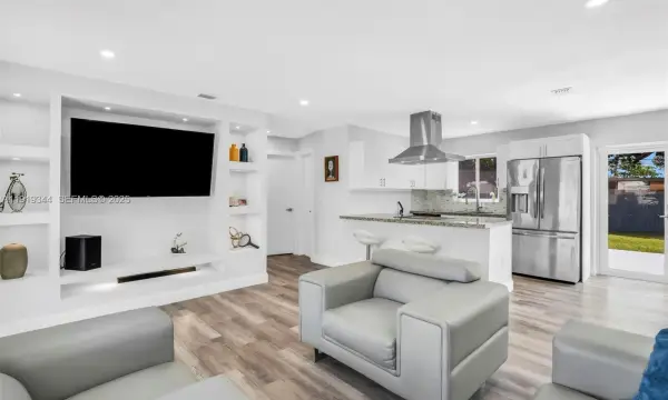 330 N 70th Avenue, Hollywood, FL, 33024