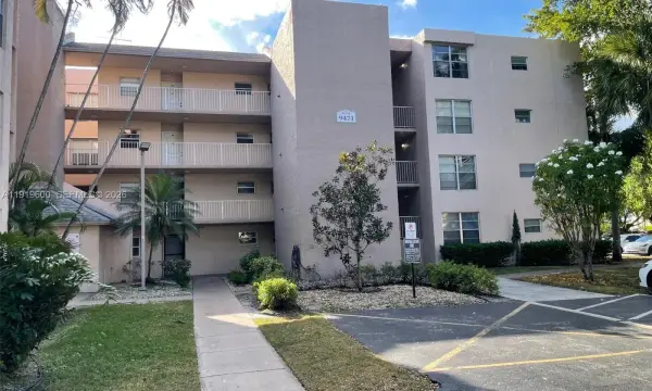 9471 Evergreen Place 401, Davie, FL 33324