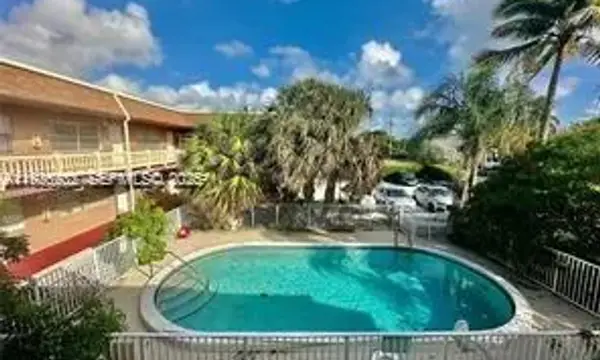 241 SE 9th Avenue 106, Pompano Beach, FL 33060