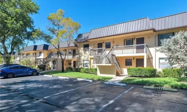 9173 NW 1st Court 202, Pembroke Pines, FL 33024