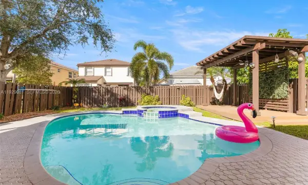 574 NW 159th Avenue, Pembroke Pines, FL 33028