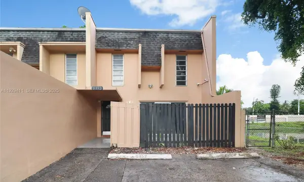 6352 Boulevard Of Champions 1, North Lauderdale, FL 33068