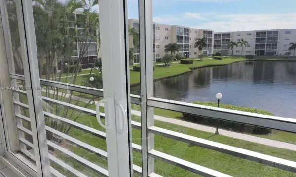 324 SE 10th Street 207, Dania Beach, FL 33004