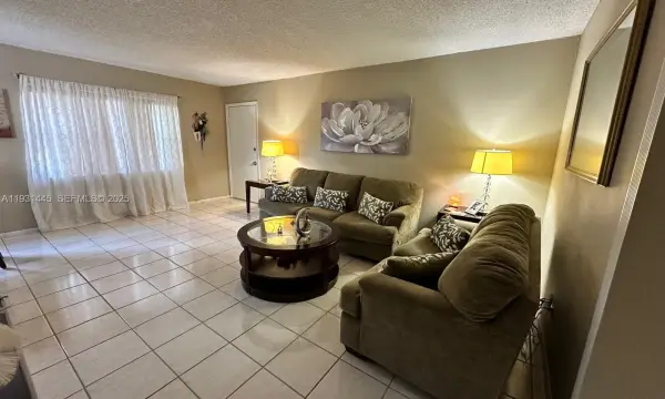 251 SW 134th Way 314m, Pembroke Pines, FL 33027