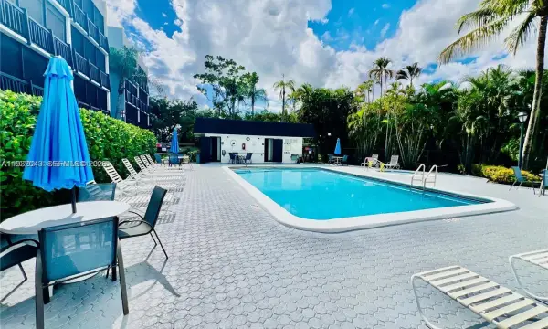 1021 Mockingbird Lane 215, Plantation, FL 33324