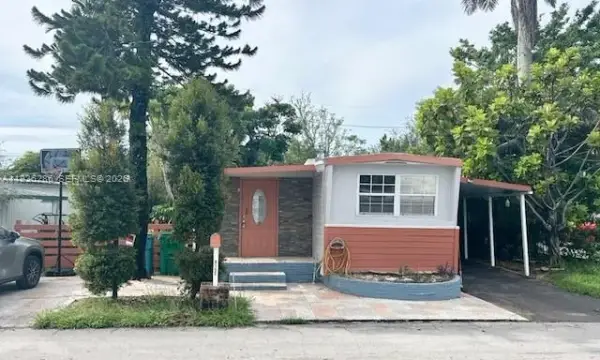 8732 SW 16th Street, Davie, FL 33324