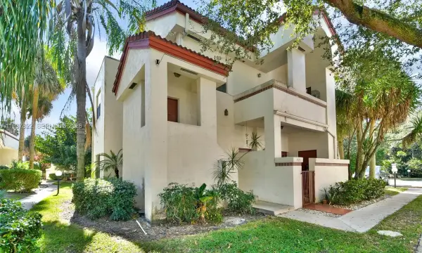 1419 Avon Lane 216, North Lauderdale, FL 33068