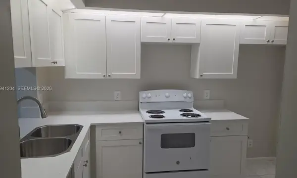 202 Lake Pointe Drive 204, Oakland Park, FL 33309