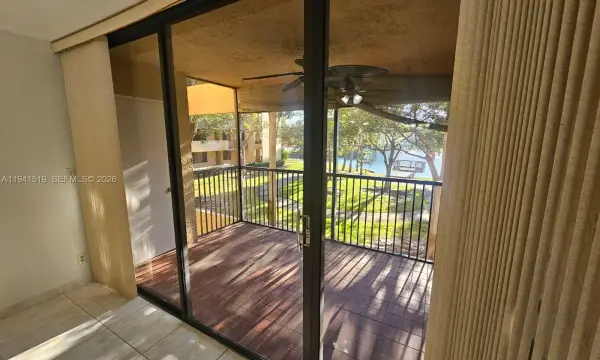 8592 W Sunrise Boulevard 209, Plantation, FL 33322