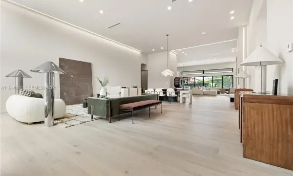 12450 Oak Park Drive, Davie, FL 33330