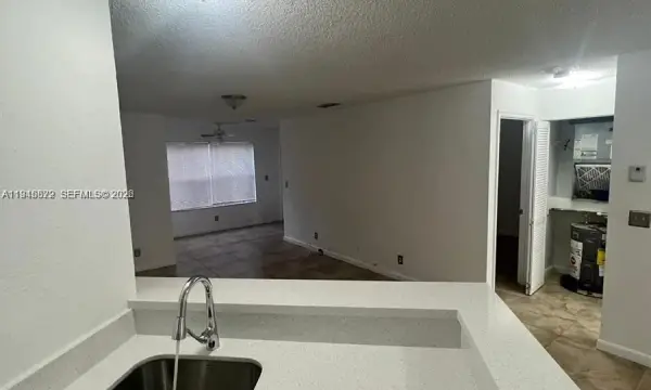 3460 N Pinewalk N Drive 315, Margate, FL 33063