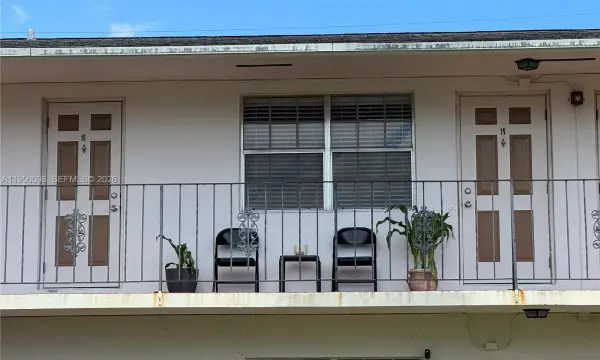 1825 Cleveland Street 15, Hollywood, FL 33020
