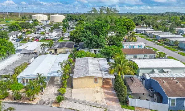 21771 NW 6th Street, Pembroke Pines, FL 33029