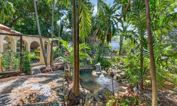 732 NW 43rd Court, Oakland Park, FL 33309