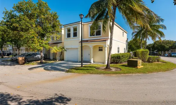 1001 SW 15th Street, Deerfield Beach, FL 33441