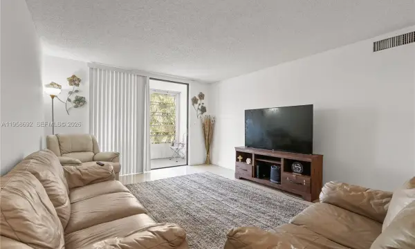 1800 SW 81st Avenue 1309, North Lauderdale, FL 33068