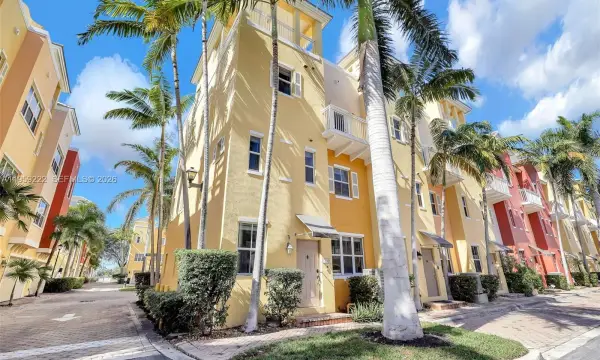 2318 Vintage Drive 2318, Lighthouse Point, FL 33064