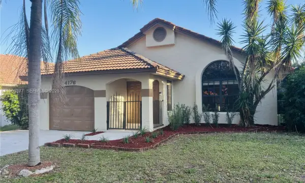 4176 NW 5th Drive, Deerfield Beach, FL 33442