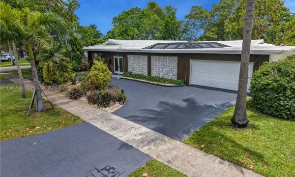 4731 Pierce Street, Hollywood, FL 33021