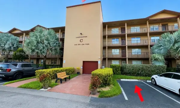 100 SW 130th Terrace 109c, Pembroke Pines, FL 33027