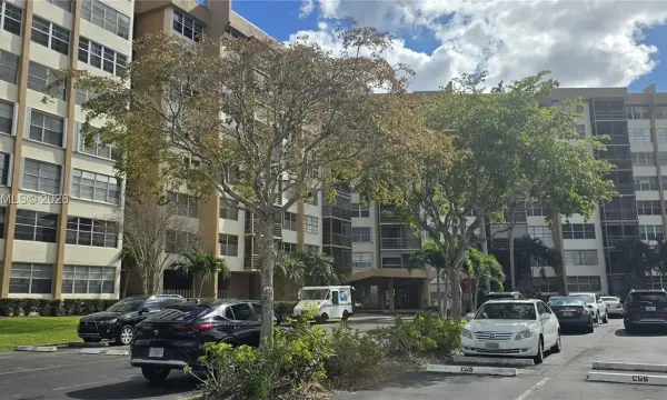 1200 Saint Charles Place 207, Pembroke Pines, FL 33026