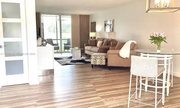 9423 S Hollybrook Lake Drive 106, Pembroke Pines, FL 33025