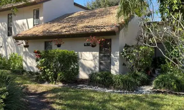 9719 N New River Canal Road 308, Plantation, FL 33324