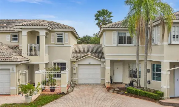 2237 NW 171st Terrace, Pembroke Pines, FL 33028
