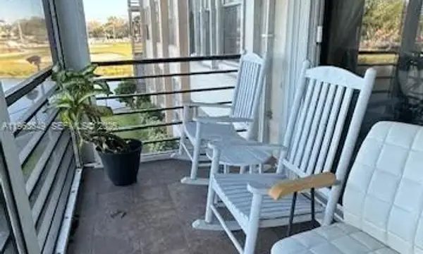 1200 Saint Charles Place 203, Pembroke Pines, FL 33026