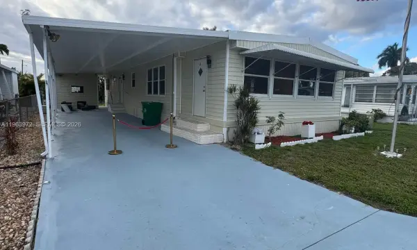 1721 SW 84th Avenue, Davie, FL 33324