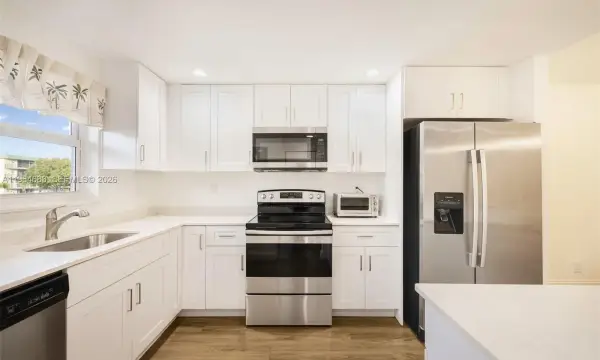 750 SE 6th Avenue 223, Deerfield Beach, FL 33441