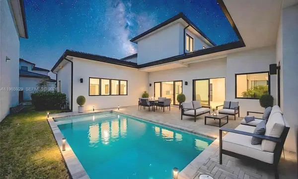 5718 Ashwood Circle W, Hollywood, FL 33312